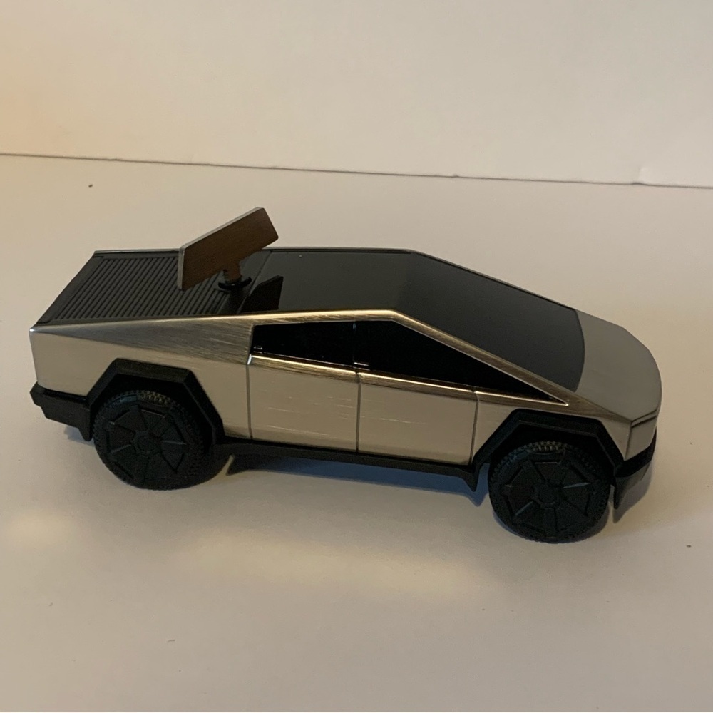 NIB. TESLA Cybertruck Wind-Up Racer - Picture 5 of 6